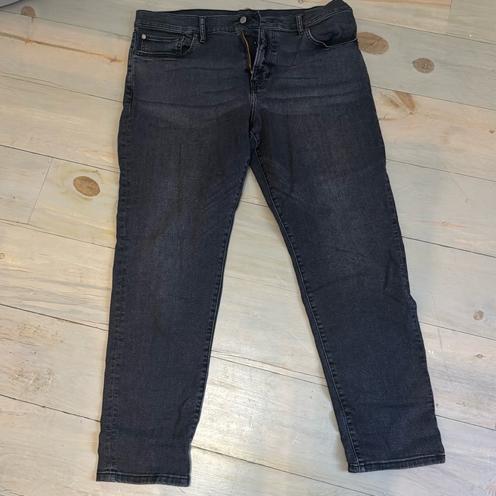 Dark faded black wash. Lucky Denim Jeans. Size 38
